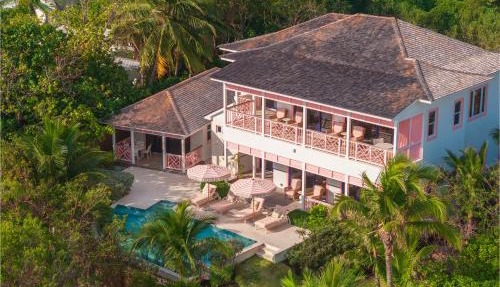 Private Pool Villa at Coral Sands – Steps to Pink Sand Beach & Resort Amenities in Harbour Island