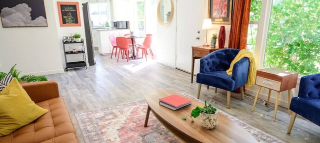 Quiet Home Full of Style 3br/3ba and Office in Murray