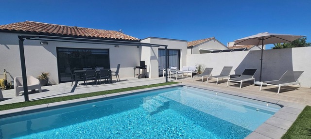 Recent comfortable villa : private heated swimming pool and close to the beaches in Sérignan
