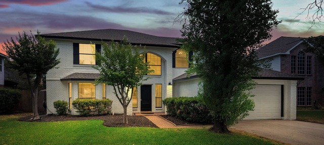 Relájate con tu la familia en este alojamiento donde la tranquilidad se respira in Flower Mound