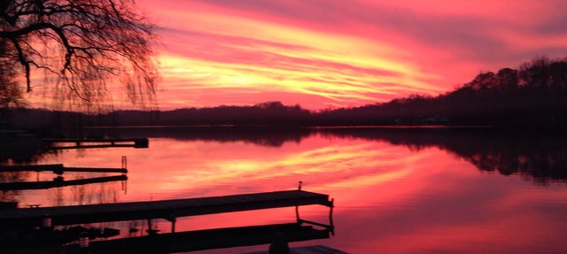 Relax or Play ALL YEAR ROUND At Our Cozy Lakefront Home. in BATTLE CREEK