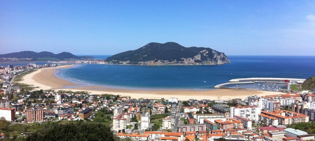 Release floor, surrounded by mountains and beach 15 minutes in Ramales de la Victoria