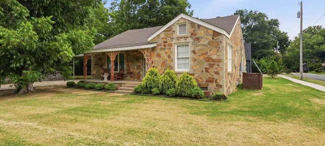 Respite Cottage - Front Porch - Sunroom - 1 mi UCA in Conway