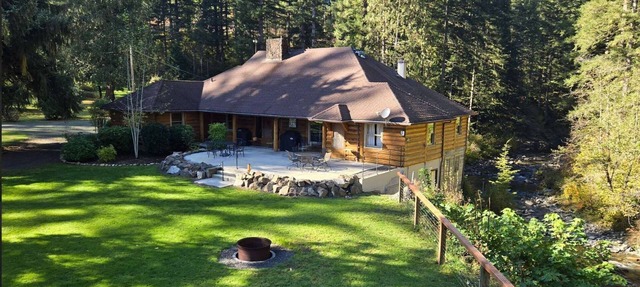 Riverfront Lodge on 200 acres in Southwest Washington in Washougal