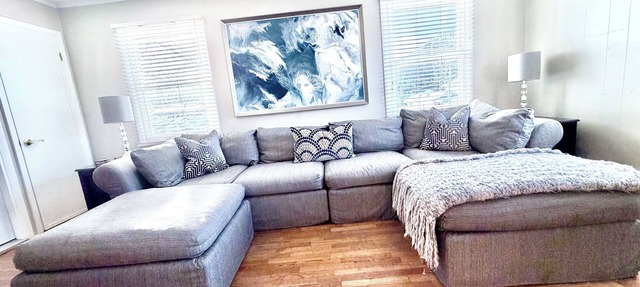 ROMANTIC TOP FLOOR, DOWNTOWN NESTING w KING BED & WATER VIEW OF MT. BALDHEAD in Saugatuck
