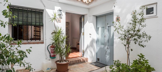 Rustic Holiday Apartment "Casa La Costanilla A" with Rooftop Terrace in Vejer de la Frontera