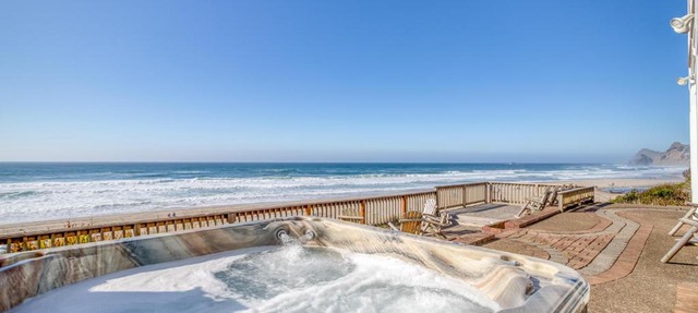 SandeCastle in Lincoln City