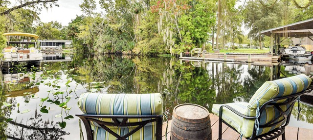 Sandy Shore & Multi-Boat Dock! St Johns River Home in Astor