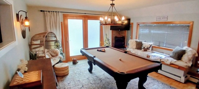 Schroon River Retreat, Waterfront, Near Lake George & Gore Mountain, Hot tub in Warrensburg