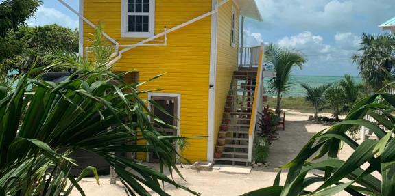 Secret Beach Cabanas, Yellow Cabana in San Pedro
