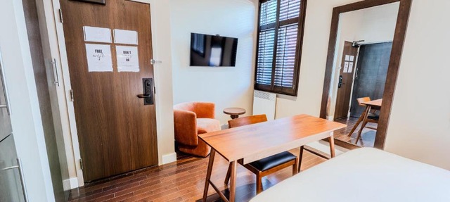 Self Check-In Boutique Hotel - Quartier latin - Room 202 in Montreal