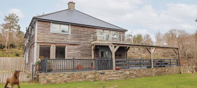 SHANTI GHER, pet friendly, with a garden in Ballylickey, County Cork in Bantry