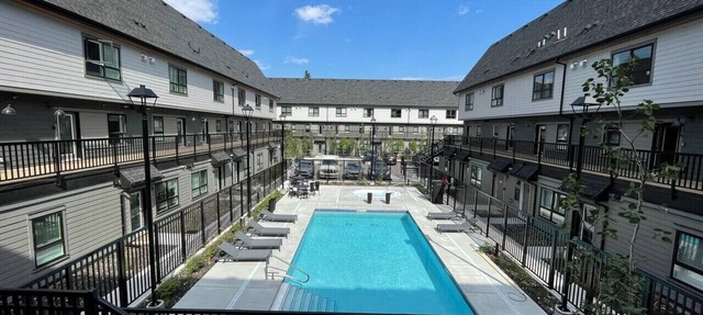 Skyline Getaway Mountain Views Pool Hot Tub in Canmore