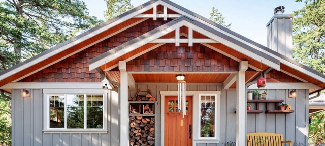 Smoky Mountain Retreat-The Forest Cabin. Pet Friendly! in Metchosin