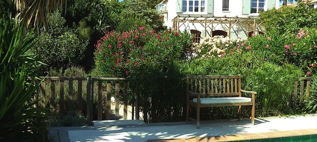 So close from the beach! Village house with garden and securised pool in Sanary in Sanary-Sur-Mer