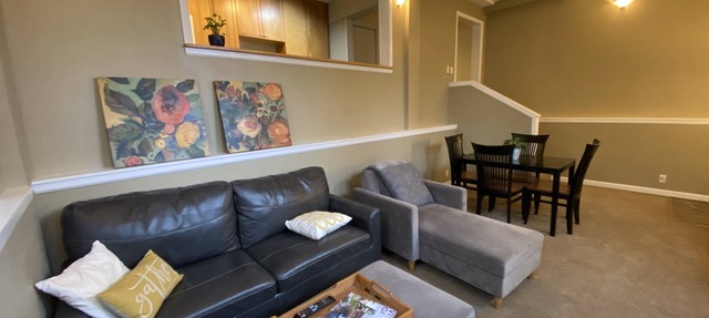 Spacious 2Bdrm walkable to UW, Shopping and More in Seattle