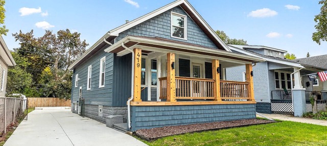 Spacious 4BR Home by Dtown Royal Oak in Royal Oak