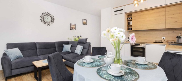 Spacious Apartment for 6 Persons | Balcony, Parking in Gdynia