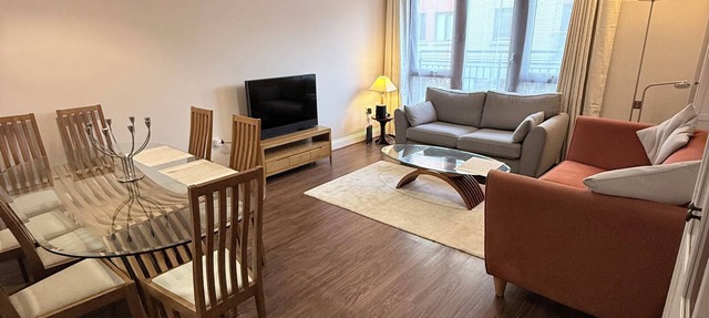 Spacious Apartment on a quiet street 1 min from Smithfield Square. in Dublin 7