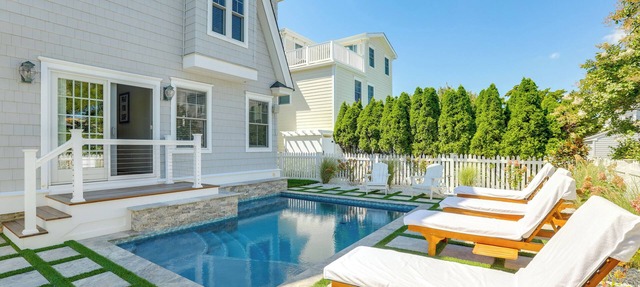 Spacious Avalon Beach House - 2 Blocks to Water! in Avalon