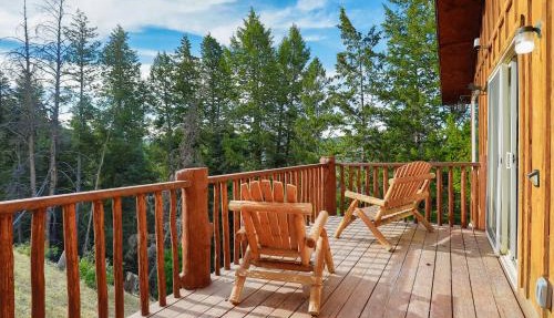 Spacious Mountain Home with Views and Game Room 20 min to Slopes in Park City