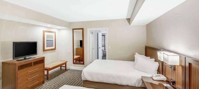 Spacious Mountain Resort Room w/Seven Pools & Private Cabanas in Phoenix