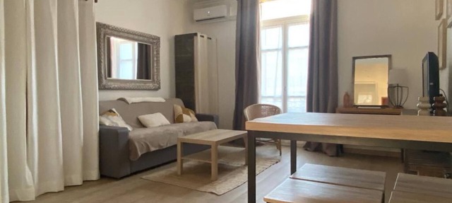 Spacious studio, ideally located in Menton