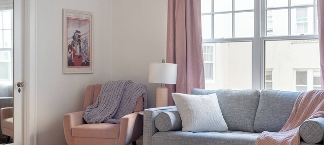 Spacious Studio Steps to 23rd & Trader Joe's + Parking Included in Portland