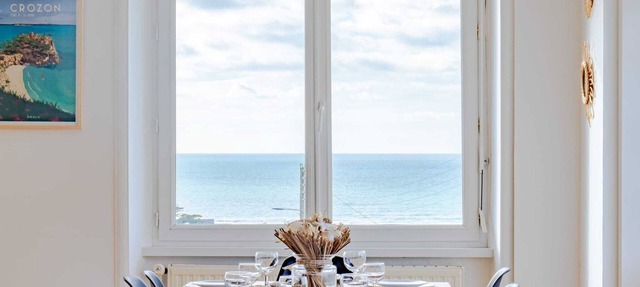 Spacious villa with a view of the sea, 200 m from the beach. in Saint-Nic