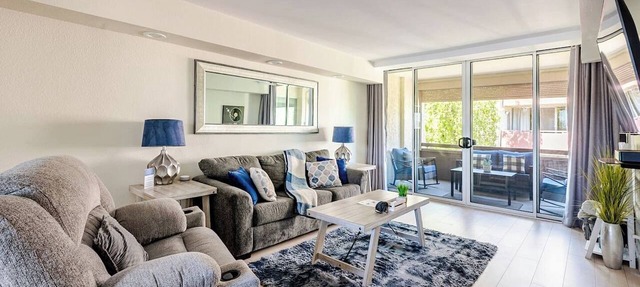 Sparkling Pool*Corner Unit*Walk Everywhere* in Scottsdale