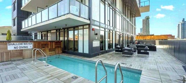 Spectacular Tower View Condo w Free Parking n in Calgary