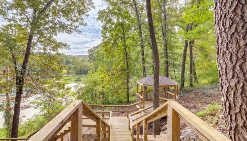 Spring River Vacation Rental w/Deck & Views in Mammoth Spring