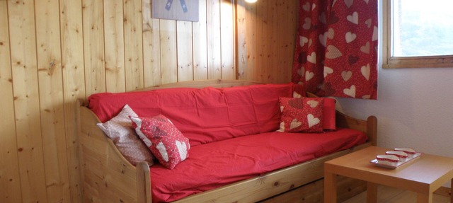 Studio 4 people ski in Les Menuires with cleaning included in Les Belleville