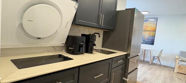 Studio for 4 with Full Kitchen and Laundry near Metro in Montreal
