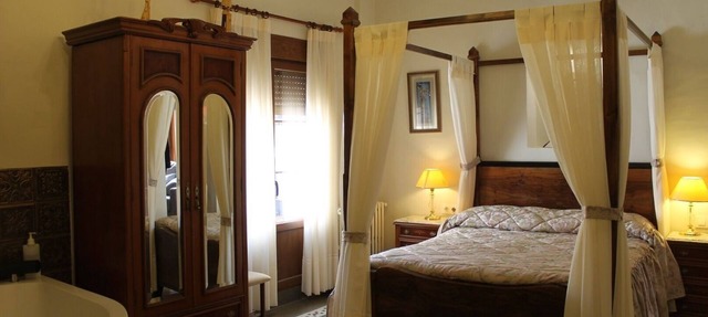Studio with Jacuzzi America in Munébrega