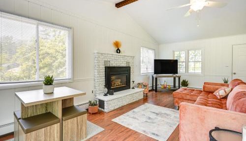 Stunning Au Gres Retreat with Grill Less Than 1 Mi to Marina in Au Gres