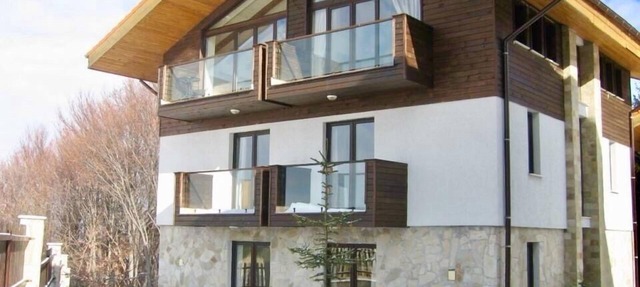 Stylish 4 bed Large Chalet (sleeps 11) in Maritsa