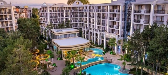 Sunny Beach resort apartment with sunny balcony, pools & spa near beach in Sunny Beach