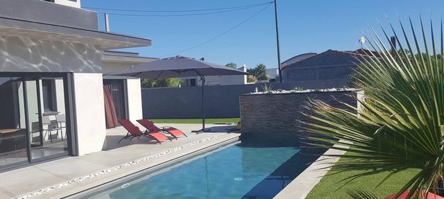 Superb new contemporary villa with private pool 400 m from the sea in Agde