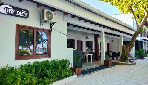 Surf Deck in Thulusdhoo