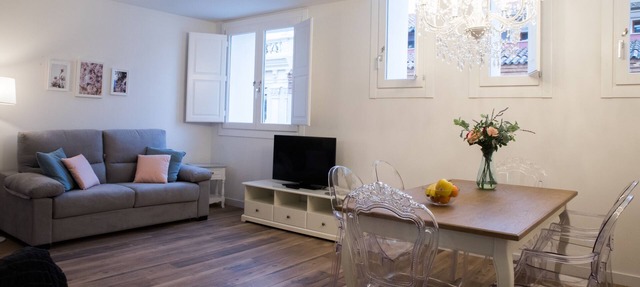 TERCERO B - 3 B - APARTAMENTOS ALMADA - Plaza del Pilar in Zaragoza