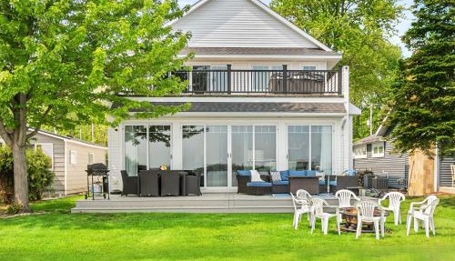 The Mitten Lake Escape in Middleville