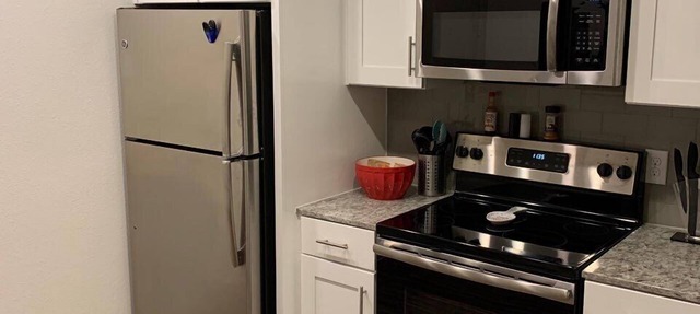 *The Premiere Stay* - Walkable to Great Venues! in The Colony
