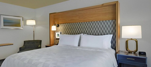 The Ultimate Luxury Getaway with Modern in Walker