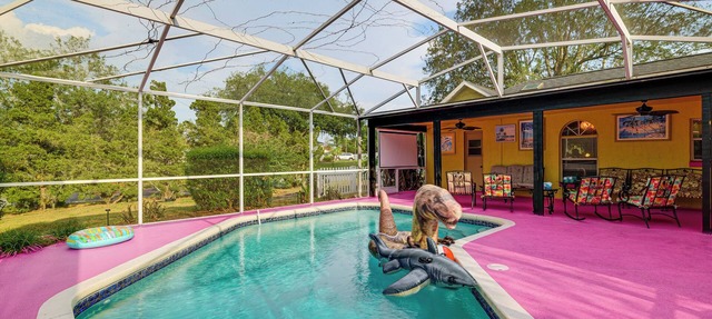 Themed Interior, Poolside Fun! Villa Near Disney in Davenport