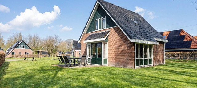 This spacious, basic bungalow is for 8 people and is an ideal base for those who enjoy exploring the area. in Hoge Hexel