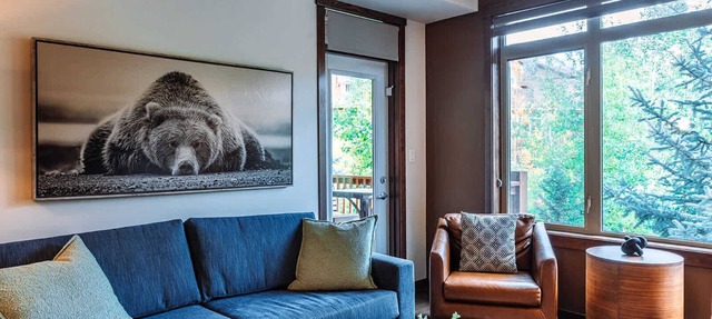 Three Bears Hydeaway at Stoneridge in Canmore