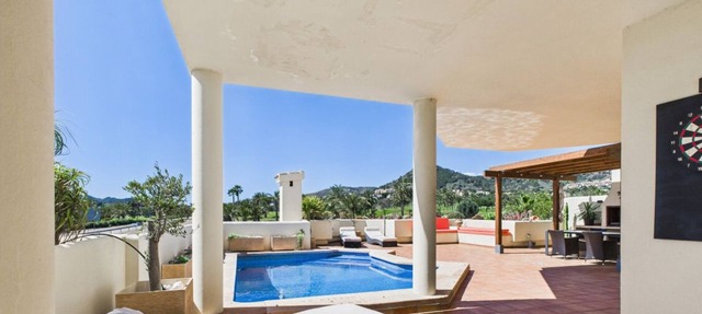 Three-Bedroom El Coto Penthouse with Private Pool in La Manga Club