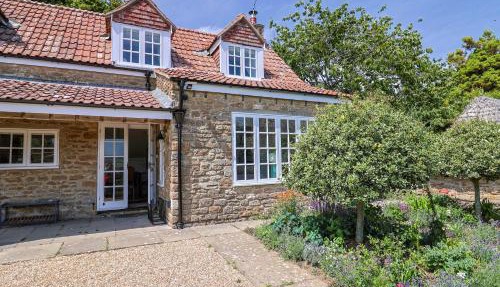Tithe Barn Cottage in Dorchester
