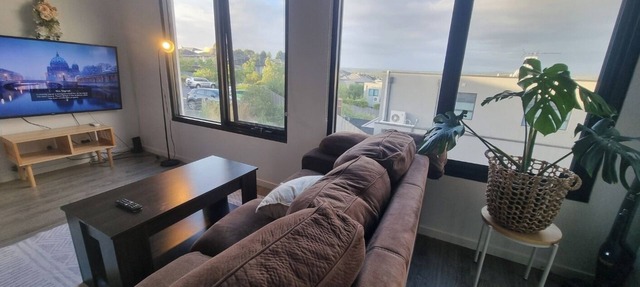 Tranquil 2-bedroom apartment in Doncaster East with AC, WiFi in Doncaster East